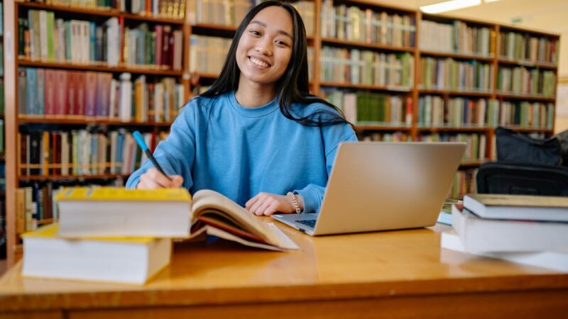 Comment ne pas stresser avant un examen grâce au soutien scolaire ?