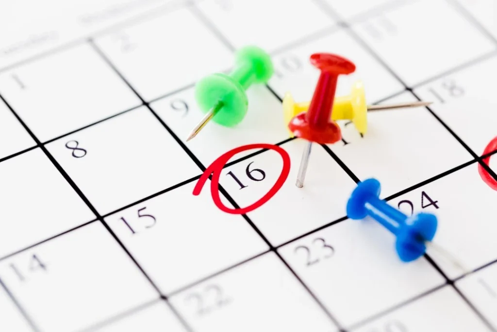 Un événement pointé sur le calendrier, au jour 16.