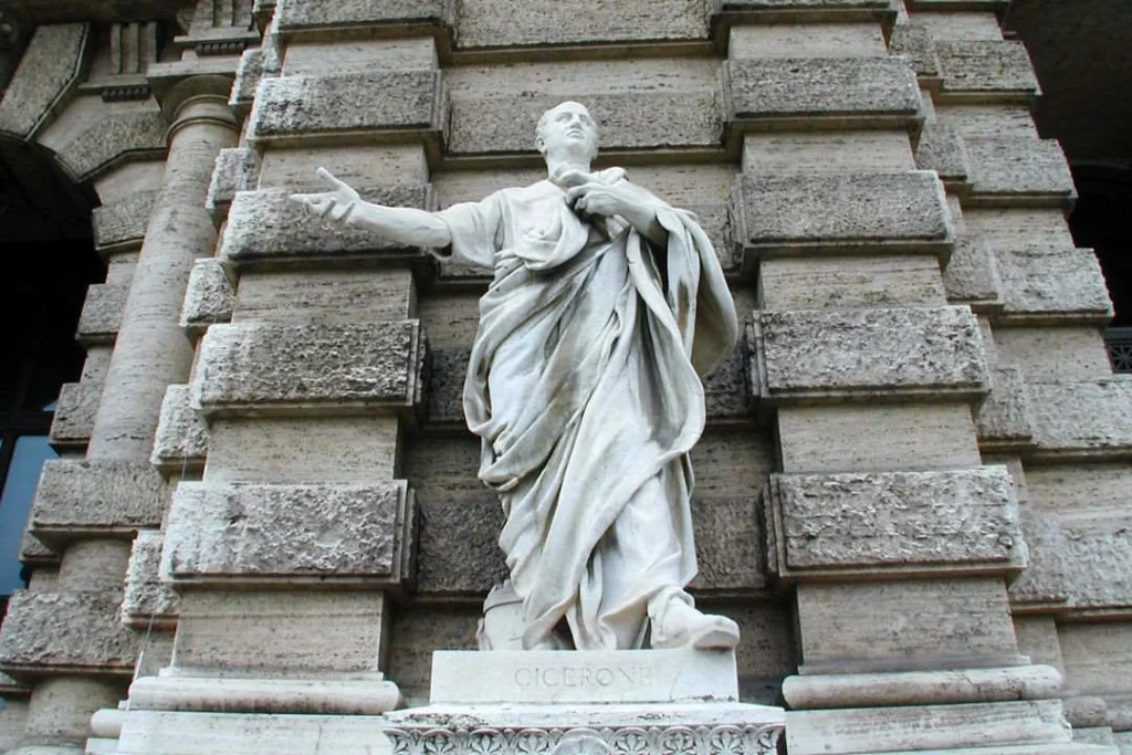 Statuette d'un célèbre écrivain de la Rome antique !