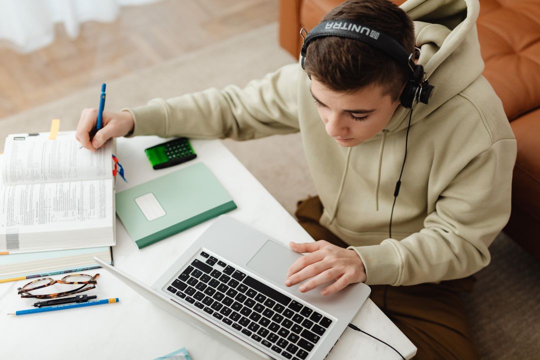 Comment aider un enfant en difficulté scolaire ?