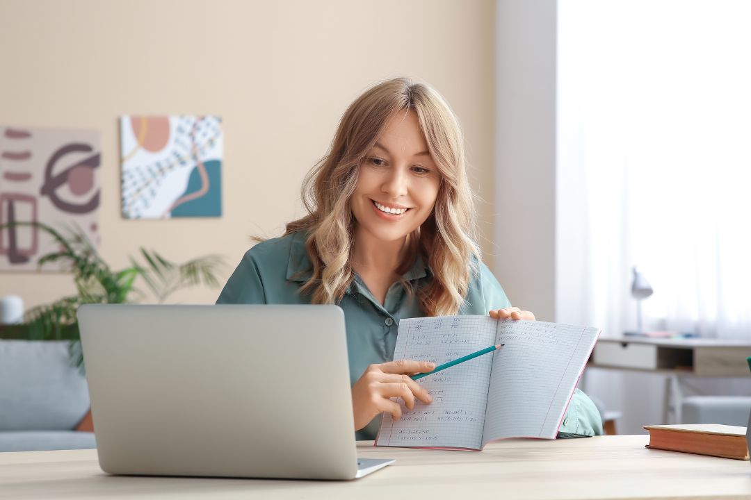 Combien coûte un cours de physique-chimie ? Les tarifs en 2026 !